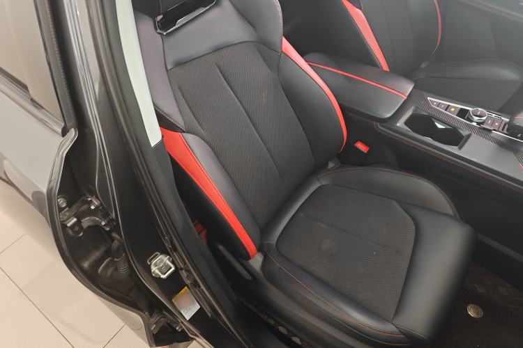 Used Oshan Z6 2022 Blue Whale 1.5T DCT Luxury Model
