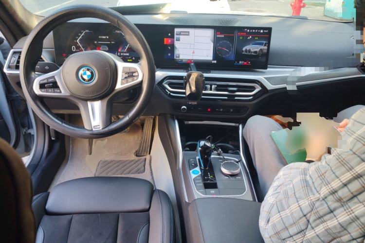 Used BMW i4 2022 eDrive40
