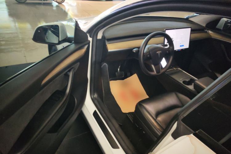 Used Tesla Model Y 2022 Rear-Wheel-Drive Version
