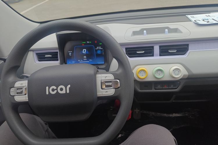 Used Chery QQ Ice Cream 2022 120km Conical Shape Lithium Iron Phosphate Center Console