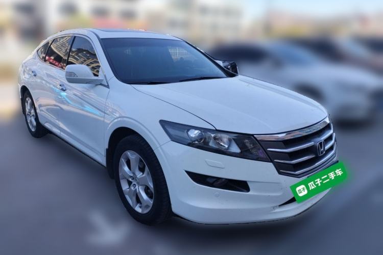 Used Honda Crosstour 2012 2.4L Luxury Edition Front Right 45 Deg