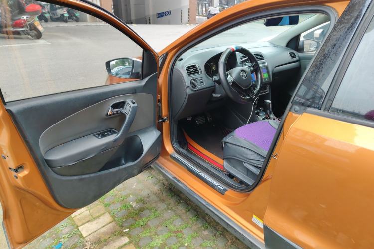 Used Volkswagen Polo 2014 1.6L Cross Polo Automatic
