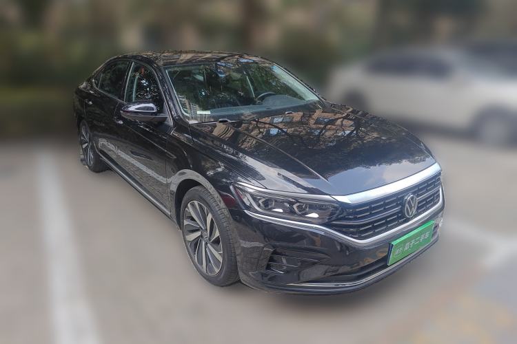 Used Volkswagen Passat 2023 330TSI Prestige Edition Front Right 45 Deg