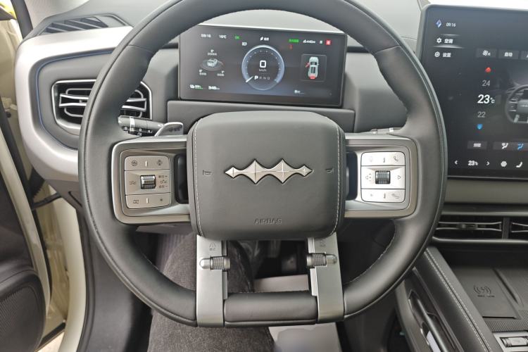 Used Formula Leopard Titanium 3 2025 501 km All-Wheel Drive Intelligent Driving Max Edition
