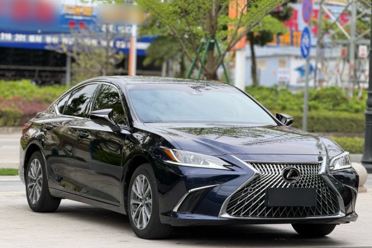 Used Lexus ES 2023 200 Excellence Edition