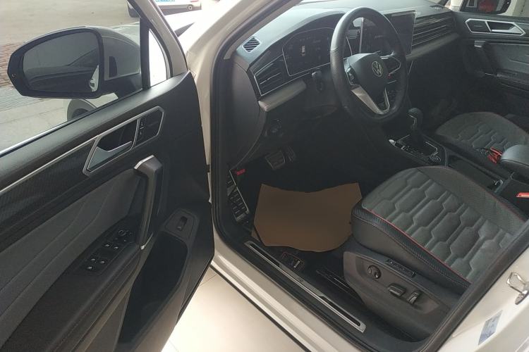 Used Volkswagen Tiguan L 2023 380TSI Automatic All-Wheel Drive R-Line Flagship 7-Seater