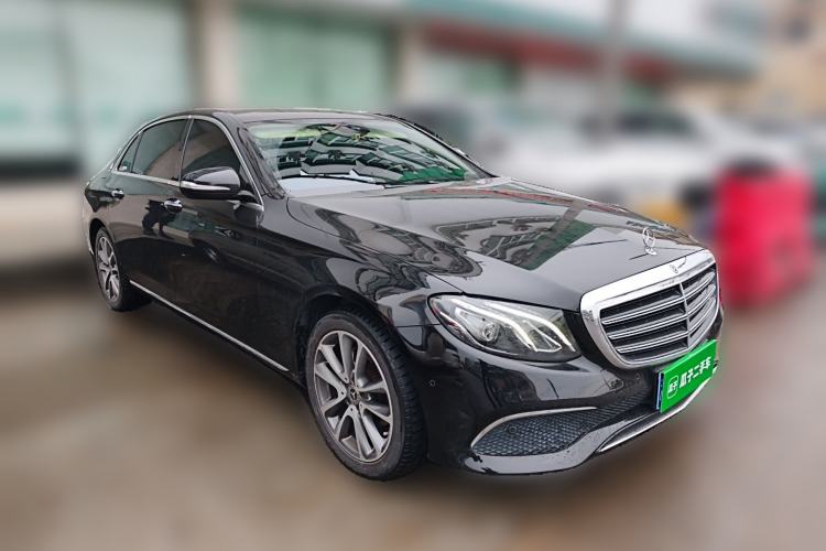 Used Mercedes-Benz E-Class 2016 E 200 L Front Right 45 Deg