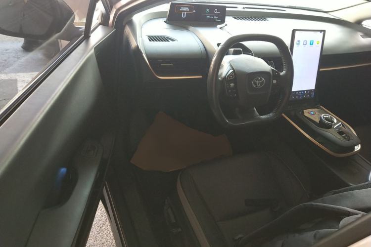 Used Toyota bZ3 2023 616 km Long-Range Premium Driver Seat