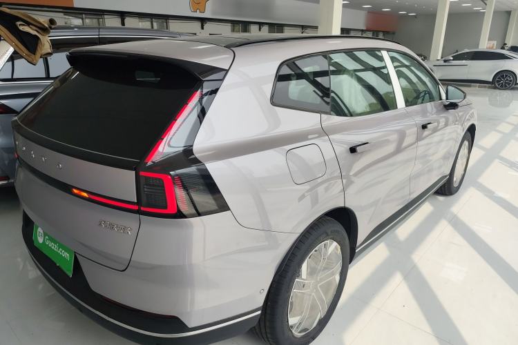 Used Volvo XC70 Plug-in Hybrid 2026 Model Two-Wheel Drive Long-Range Core Rear Right 45 Deg