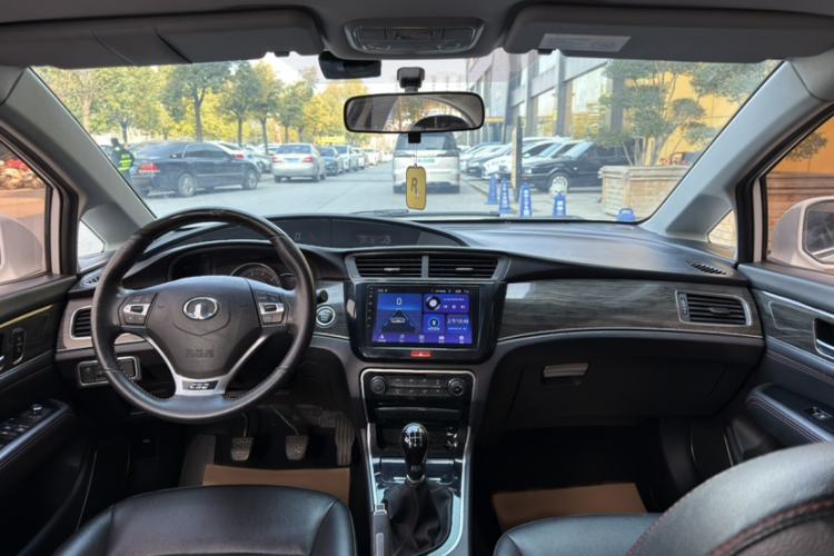 Used Great Wall C50 2014 Upgraded Model 1.5T Manual Fashion Edition Interior 10