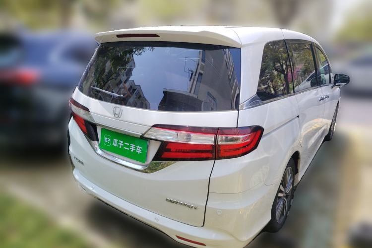 Used Honda Odyssey 2018 2.4L Luxury Edition Rear Right 45 Deg