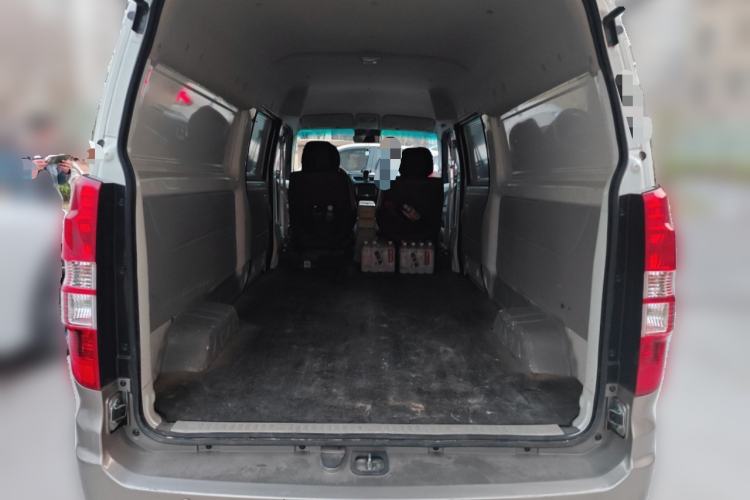 Used Jinbei New Hiace X30L 2023 1.5L Wealth Edition Van 2/5-Seater Air-Conditioned Model SWC15M