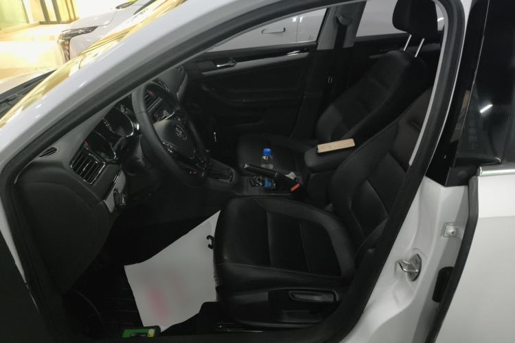 Used Volkswagen Sagitar 2017 180TSI Automatic Luxury Edition Left Front Seat