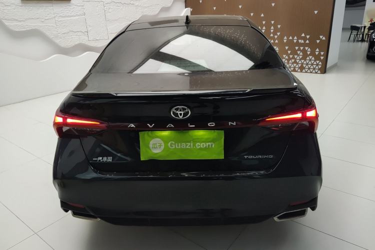 Used Toyota Avalon 2019 2.5L Touring Premium Version China VI Standard Rear