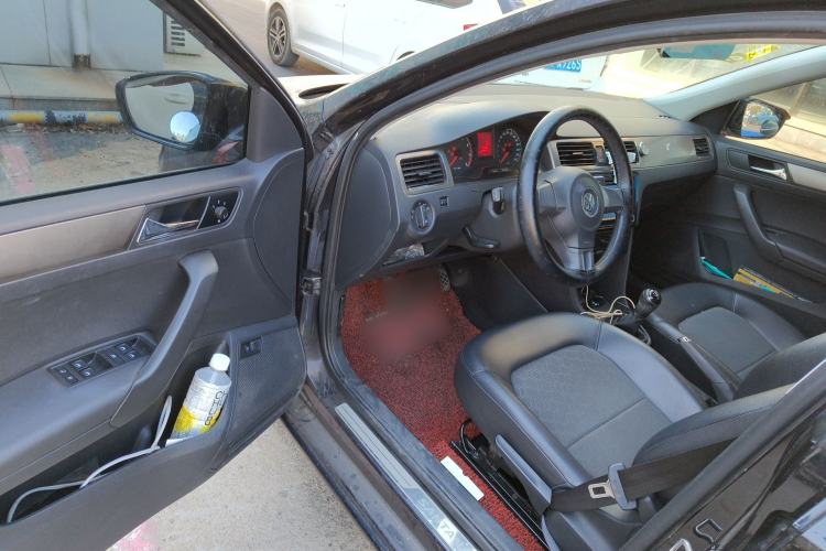 Used Volkswagen Santana 2015 1.6L Manual Comfort Edition Driver Seat