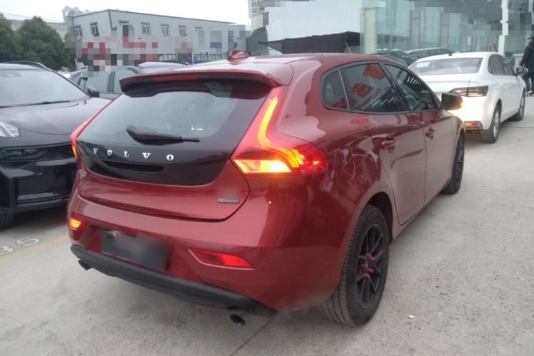 Used Volvo V40 2016 T3 Zhiyi Edition
