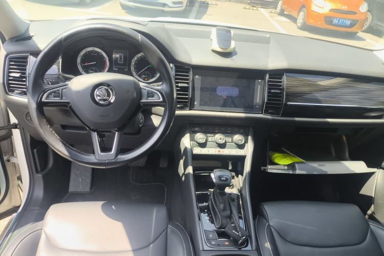 Used Skoda Kodiaq 2018 Facelifted TSI330 5-Seater Two-Wheel-Drive Luxury Enjoyment Edition Center Console