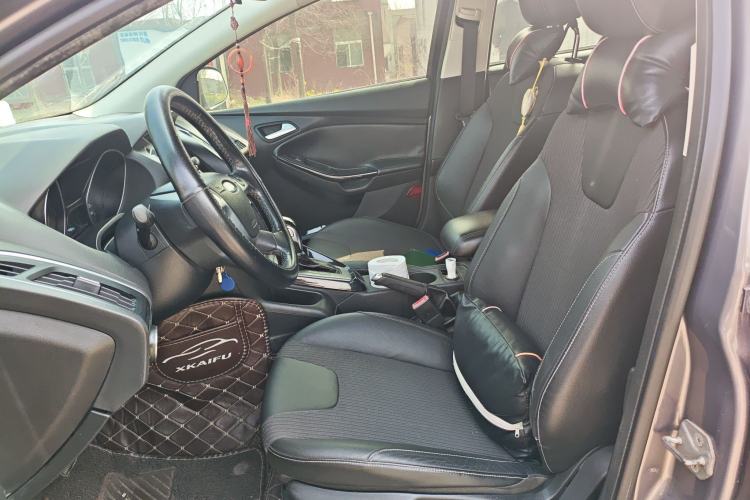 Used Ford Focus 2012 Sedan 1.6L Automatic Fashion Edition
