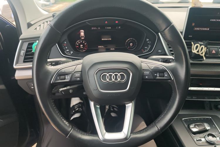 Used Audi Q5L 2018 45 TFSI Prestige Fashion Edition China V Emission Standard Steering Wheel