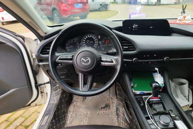 Used Mazda 3 Axela 2020 1.5L Automatic Luxury Version