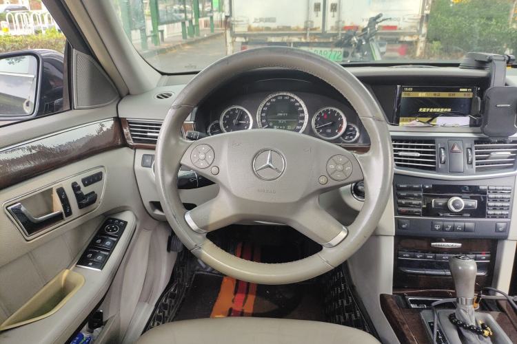 Used Mercedes-Benz E-Class 2010 E 260 L CGI Elegant Model Steering Wheel