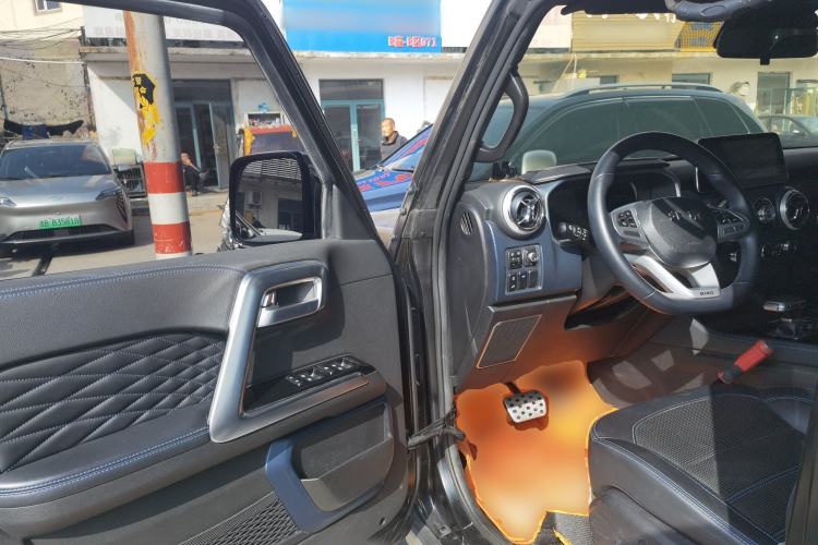 Used BAIC Off-Road BJ40 2021 2.0D Automatic Four-Wheel Drive Blade Hero Edition Adventurer Model (with Front and Rear Electronic Locks)