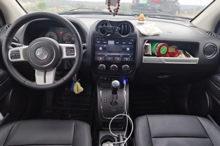 Used Jeep Compass 2014 2.0L two-wheel drive urban version
