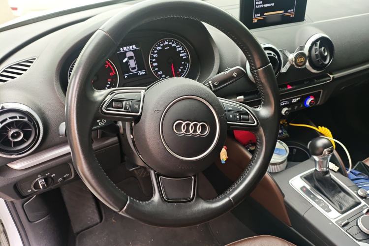 Used Audi A3 2016 Limousine 35 TFSI Style Edition Steering Wheel