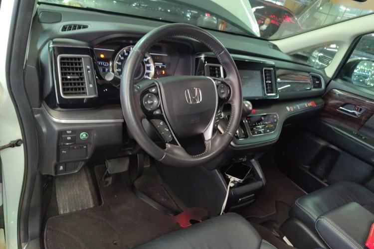 Used Honda Elysion 2016 2.4L Luxury Edition
