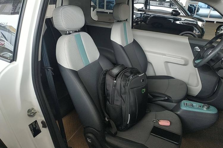 Used CHANGAN Lumin 2022 301km Honey-Sweet Version Right Front Seat