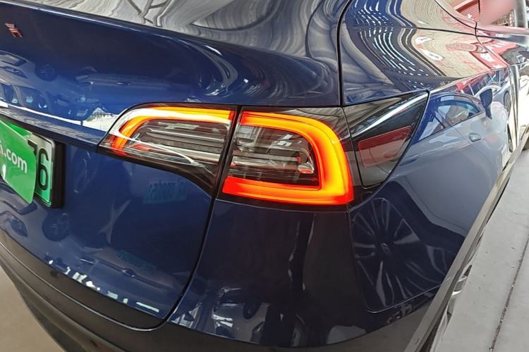 Used Tesla Model Y 2021 Long-Range All-Wheel-Drive Version