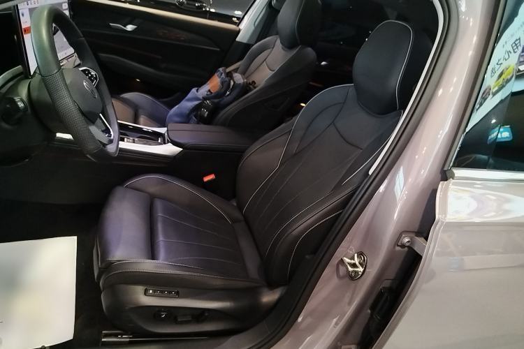 Used Volkswagen Passat 2025 Pro 380TSI Dragon Supreme Edition