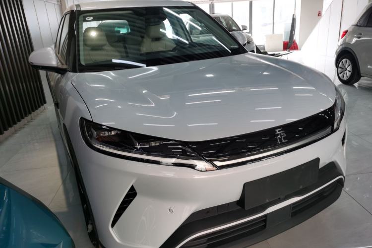 Used BYD Yuan UP 2025 Intelligent Driving Version 401 km Leading Edition Front Right 45 Deg