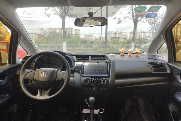 Used Honda Fit 2018 1.5L CVT Comfort Version Center Console