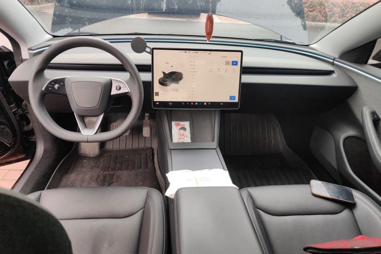 Used Tesla Model 3 2023 Rear-Wheel-Drive Version Interior 2