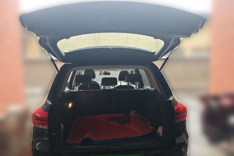 Used Volkswagen Tiguan 2015 1.8TSI Automatic All-Wheel-Drive Luxury Model Trunk