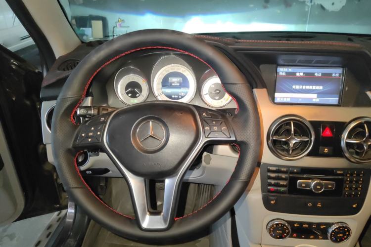 Used Mercedes-Benz GLK-Class 2013 GLK 300 4MATIC Dynamic Sunroof Model