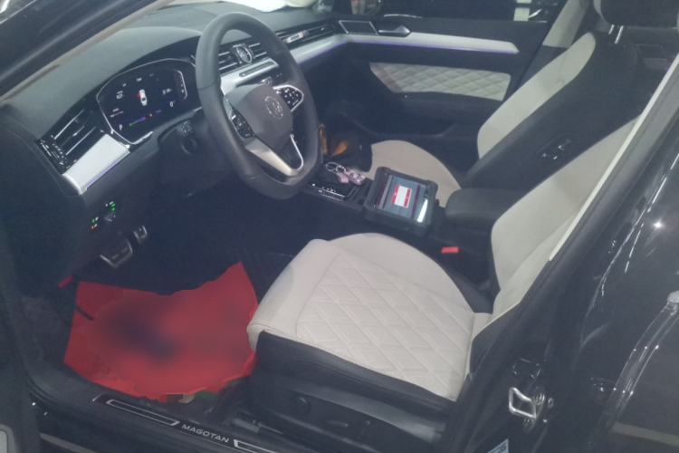 Used Volkswagen Magotan 2025 Zhongxiang Version 330TSI DSG Luxury Edition