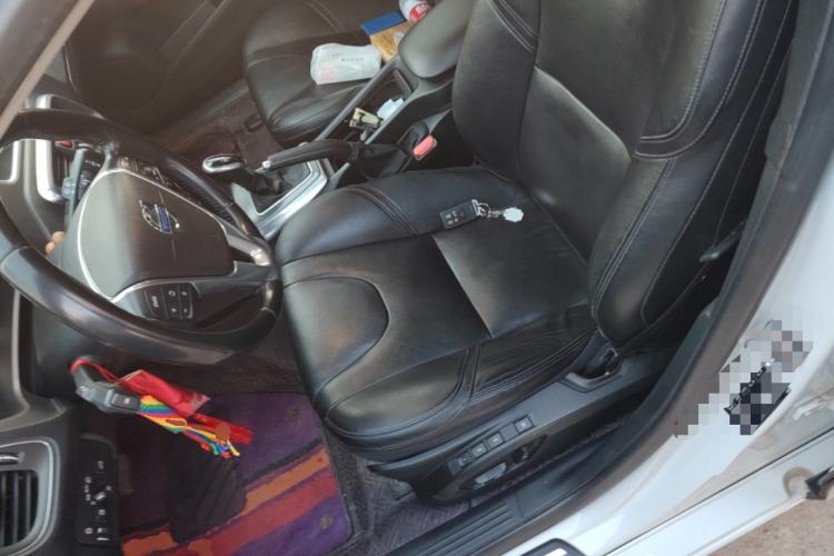 Used Volvo V40 2016 T3 Smart Luxury Edition