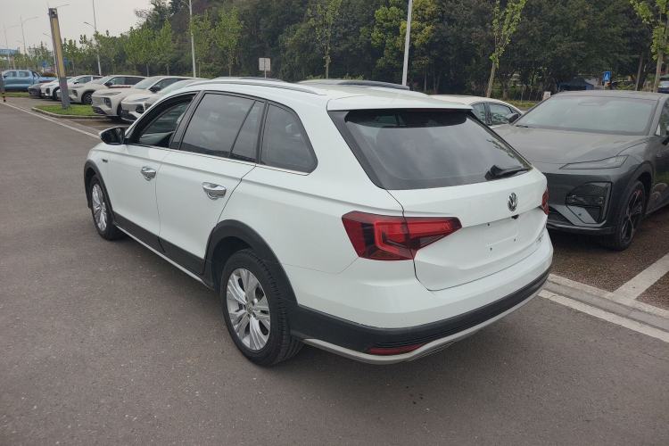 Used Volkswagen C-TREK 2017 230TSI DSG Comfort Version
