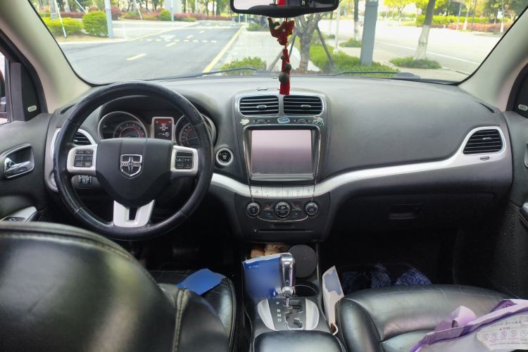 Used Dodge Journey 2013 2.4L Two-Wheel Drive Luxury Version