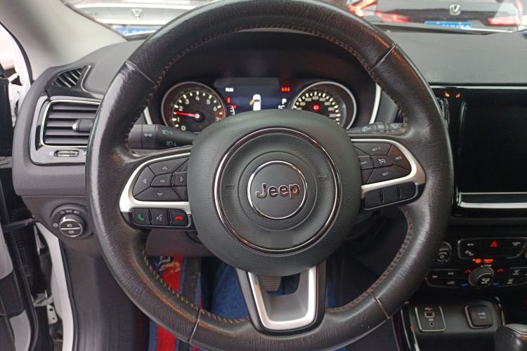 Used Jeep Compass 2019 220T Automatic Family Edition
