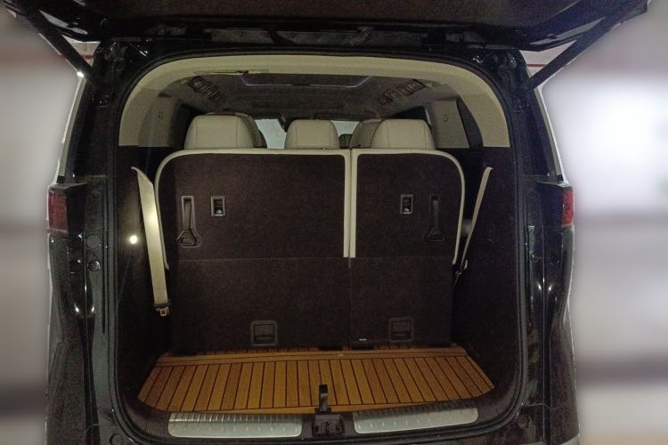 Used Denza D9 2024 DM-i 1050 Luxury Model Trunk