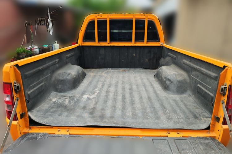 Used JMC Baodian 2018 2.9T New Value-Packed Two-Wheel-Drive Diesel Comfort Version with Extended Cargo Bed – JX4D30B5L Trunk