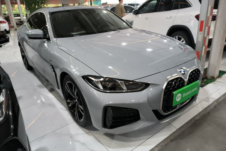 Used BMW 4 Series 2024 425i M Sport Package Front Right 45 Deg