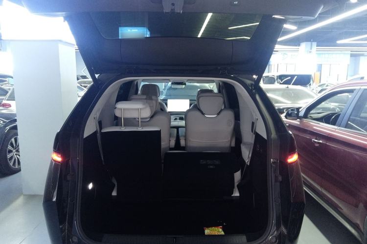 Used XPeng X9 2024 640 All-Wheel Drive High-Performance Max
