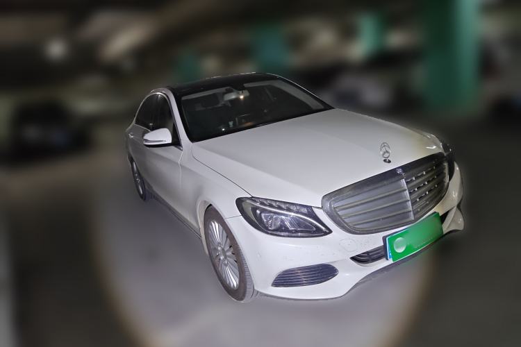 Used Mercedes-Benz C-Class 2015 C 200 L Front Right 45 Deg