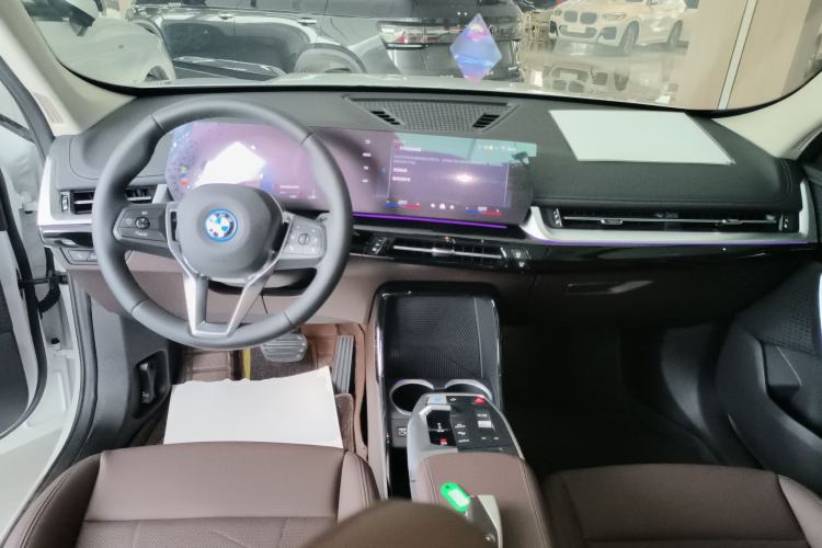 Used BMW iX1 2023 eDrive25L X Design Package Center Console