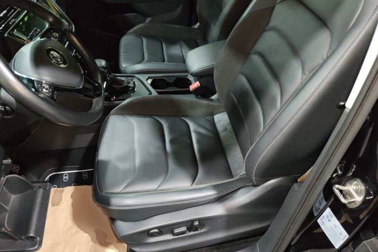 Used Volkswagen Tiguan L 2019 Revised 330TSI Automatic Two-Wheel Drive Smart & Luxury Edition China VI Standard