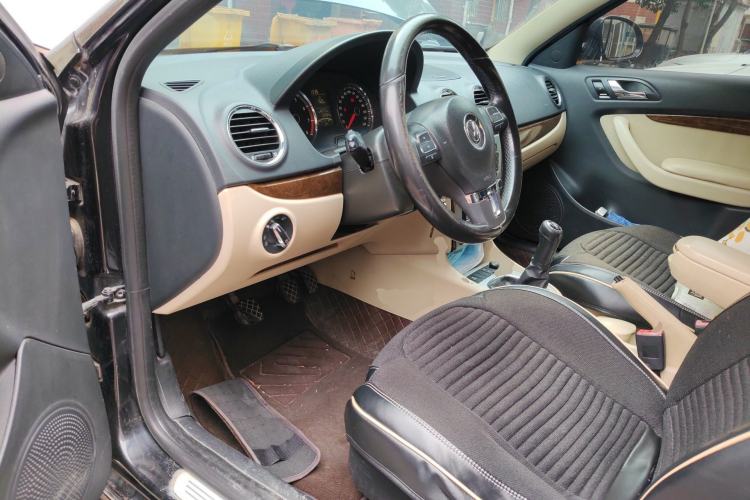 Used Volkswagen Lavida 2011 1.4 TSI Manual Prestige Edition Driver Seat